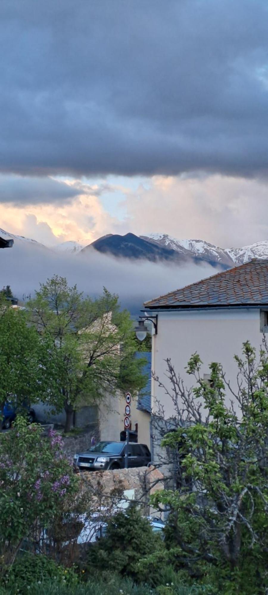 Le Grenier Des Moineaux Bed and Breakfast Font Romeu Exterior foto