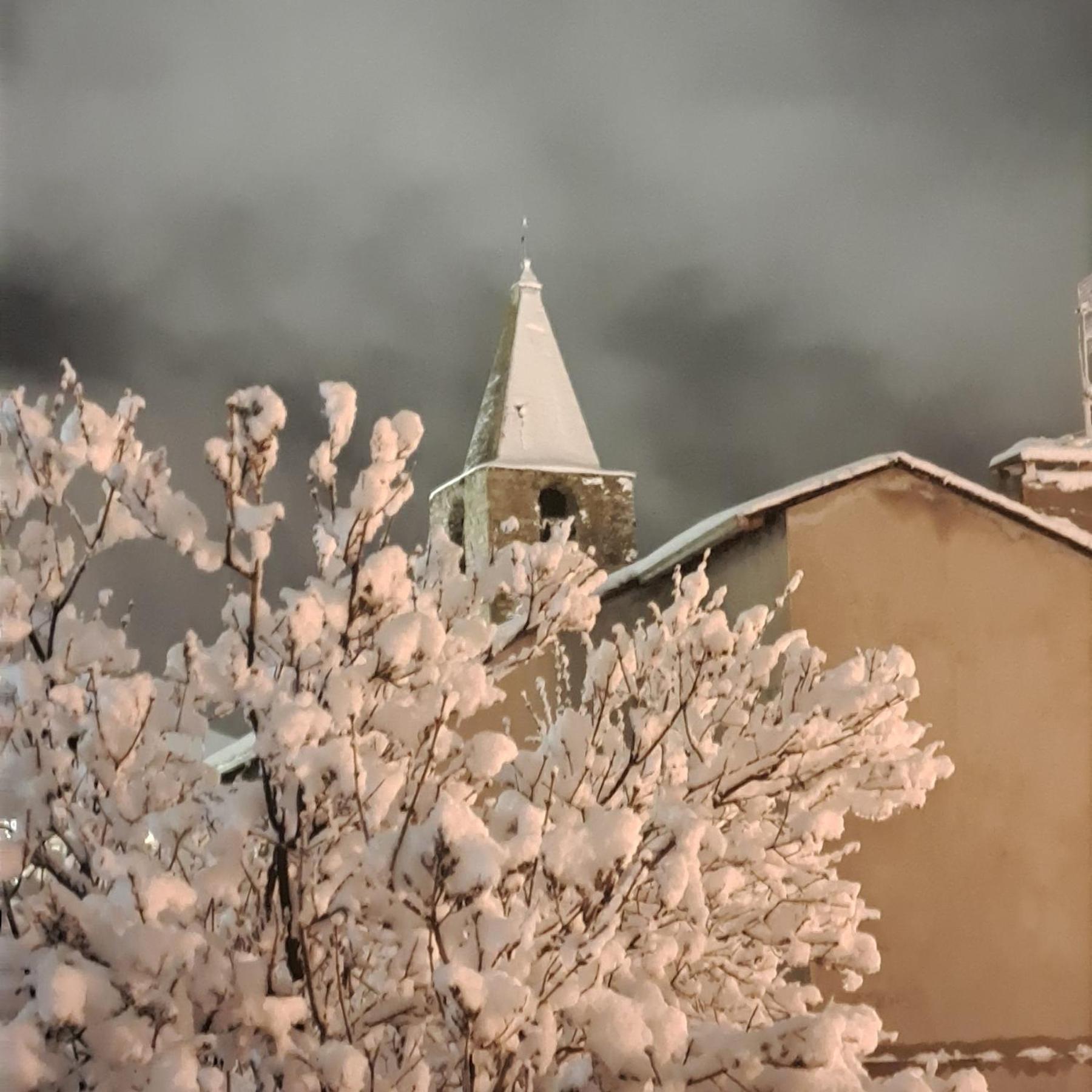 Le Grenier Des Moineaux Bed and Breakfast Font Romeu Exterior foto