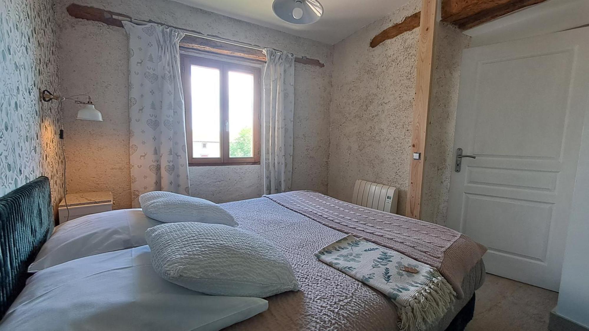 Le Grenier Des Moineaux Bed and Breakfast Font Romeu Habitación foto